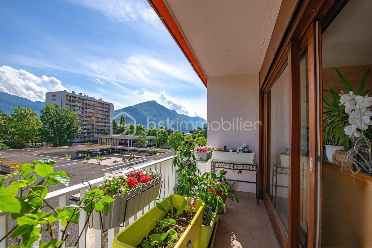 ANNECY – QUARTIER NOVEL – T4 RÉNOVÉ DE 88 M² AVEC BALCONS, VUE MONTAGNE ET CAVE