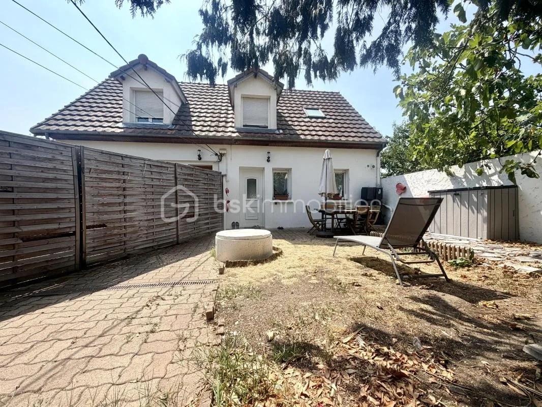 Maison divisée – Investissement locatif clé en main – T4 + T2 duplex + dépendance