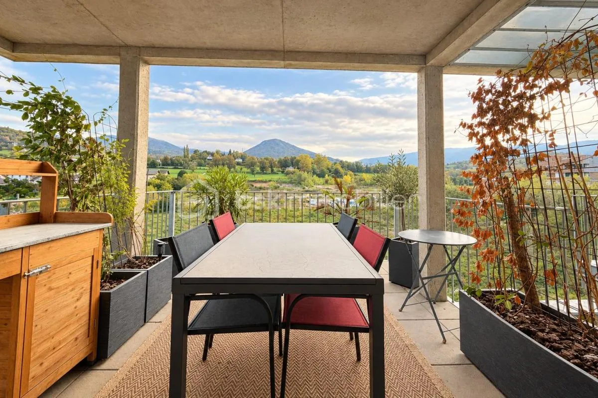 T3 RÉCENT AVEC TERRASSE ET VUE MONTAGNES