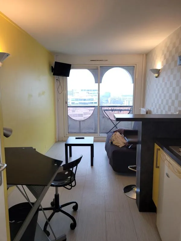 Deux studios Bourg l'évêque