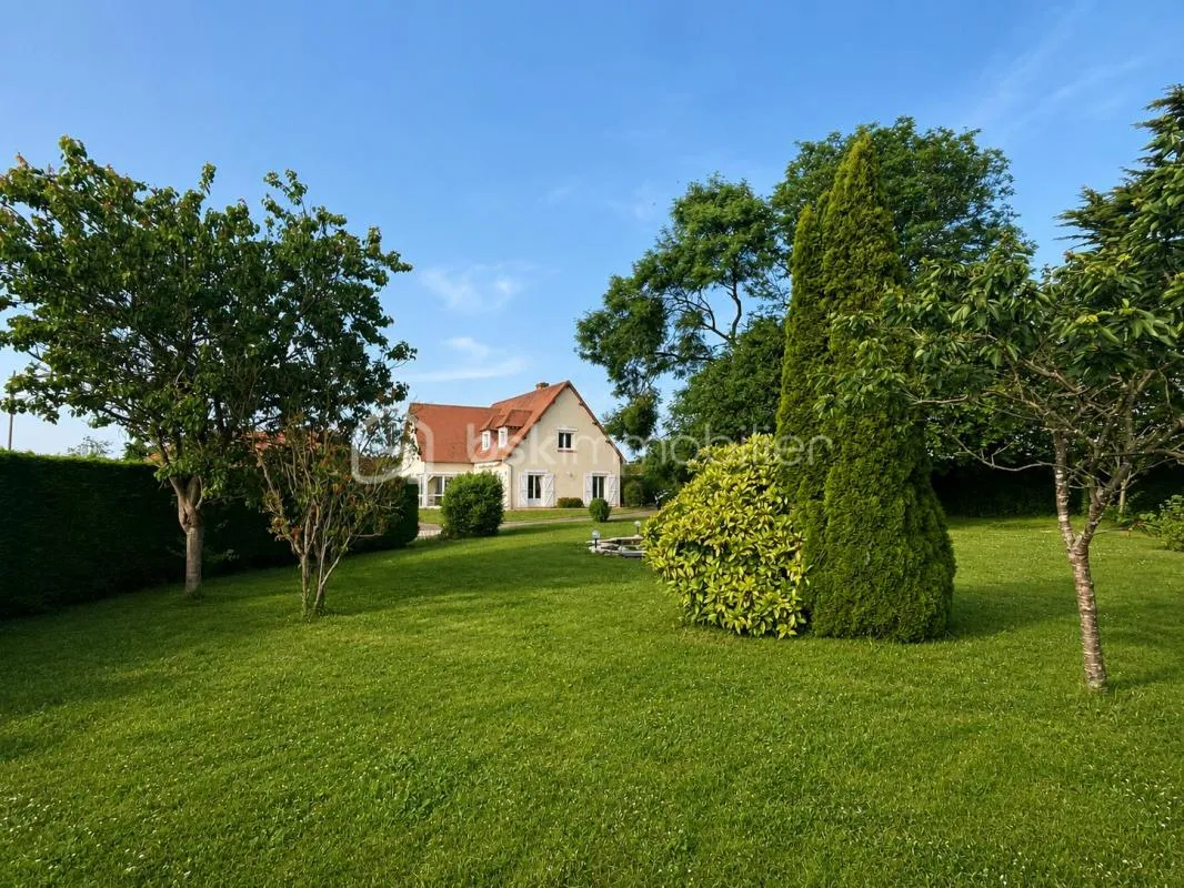 Maison familiale 5 chambres de 185m², sur terrain de 2048m²
