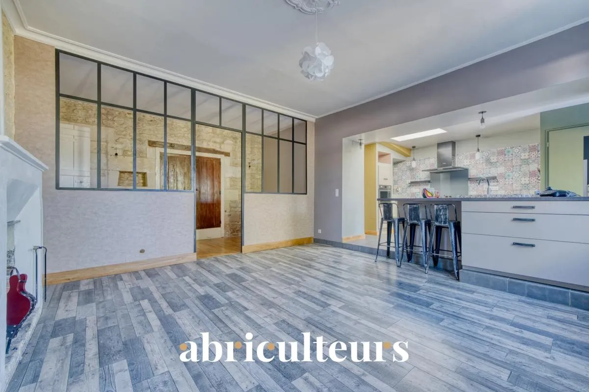 Maison de caractère - 242 m² - Saintes
