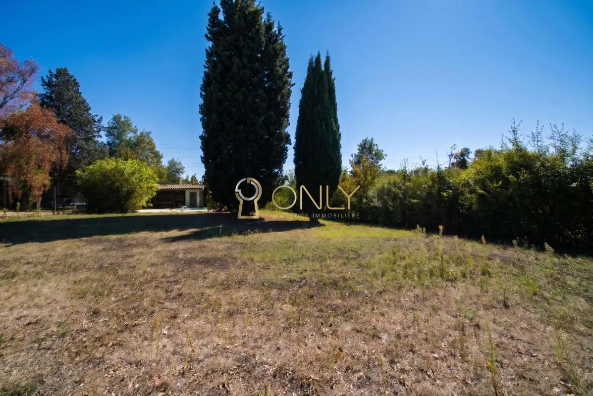 Terrain à bâtir de 1 041 m² hors lotissement — Fareins (01)