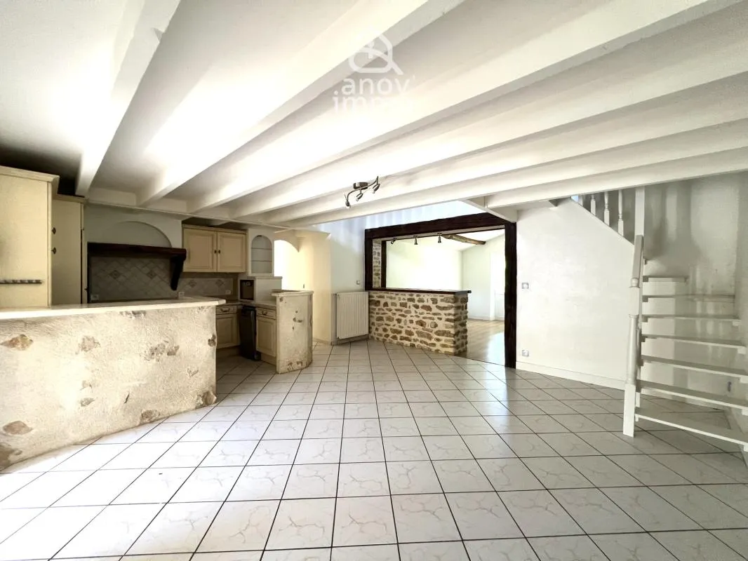 VIVONNE - maison 125 m2 - terrain 686 m2 - 3 chambres