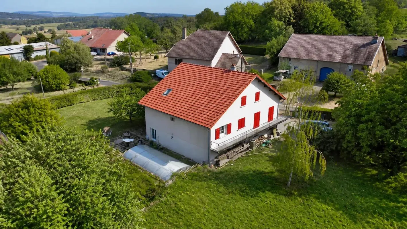 Maison de 11 pièces de 226 m² à Arpenans