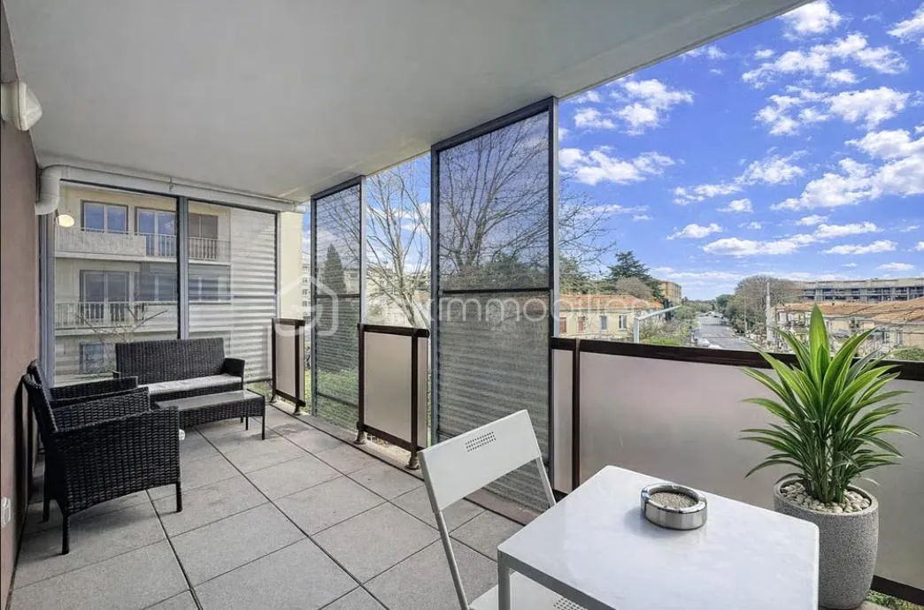 *** Aiguerelles Appartement 2 chambres avec terrasse et parking ***