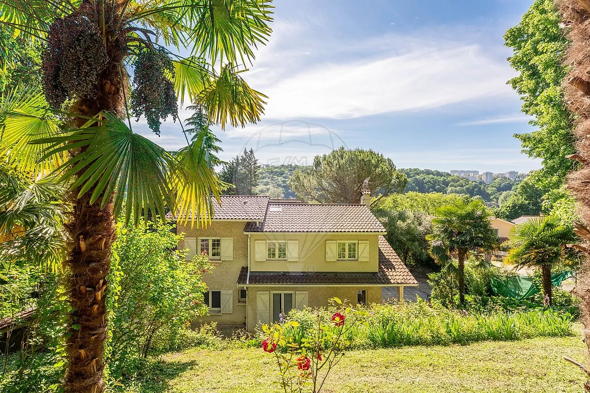 Maison 6 chambre(s) à vendre