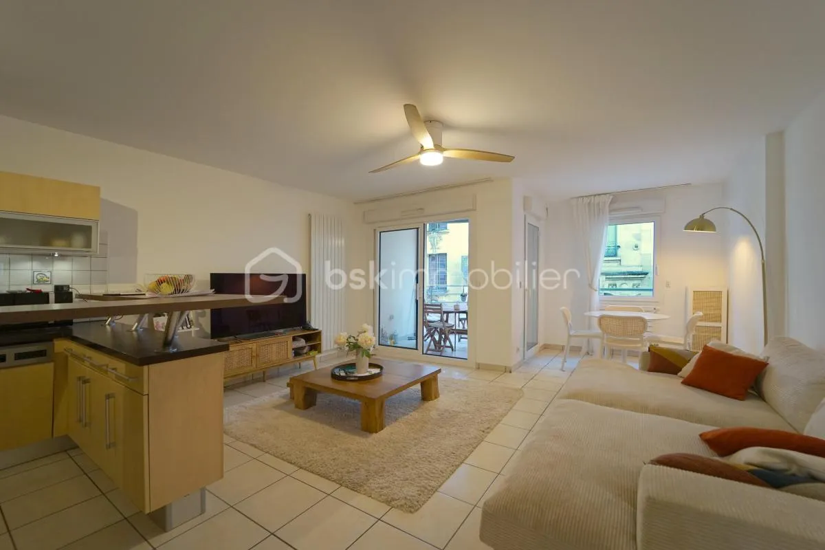 ANNECY HYPERCENTRE – Superbe T4 de 85 m² avec balcon, cave et garage possible