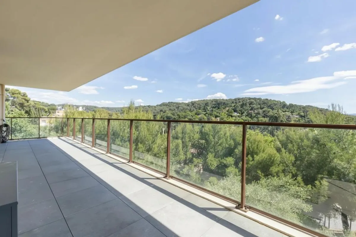 Appartement T4 de 90 m² à Aix-en-Provence - Quartier de la Torse