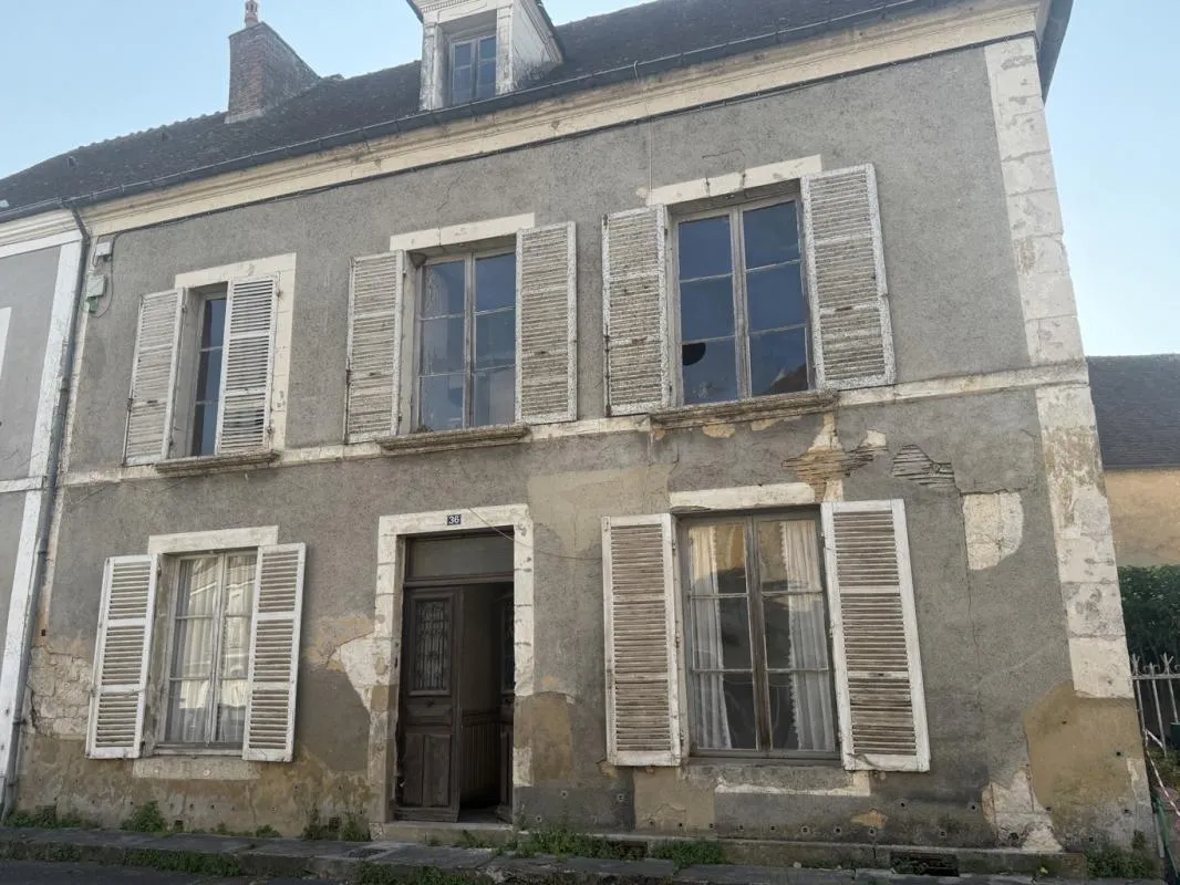 MAUVES-SUR-HUISNE, dans le triangle Bellême, Mortagne au Perche et Rémalard – BEAU PROJET DE RENOVATION AU CŒUR DU PERCHE