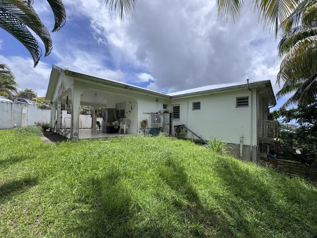 A VENDRE Maison T4 (89m2) + deux T2 de 25 m2 - Redoute FDF