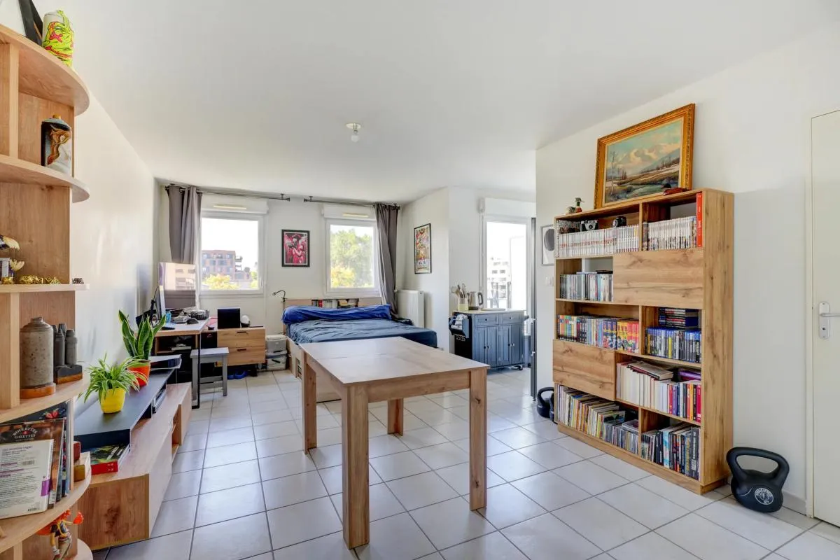 Appartement 1 pièce de 35 m² situé à Lyon 8 vendu loué