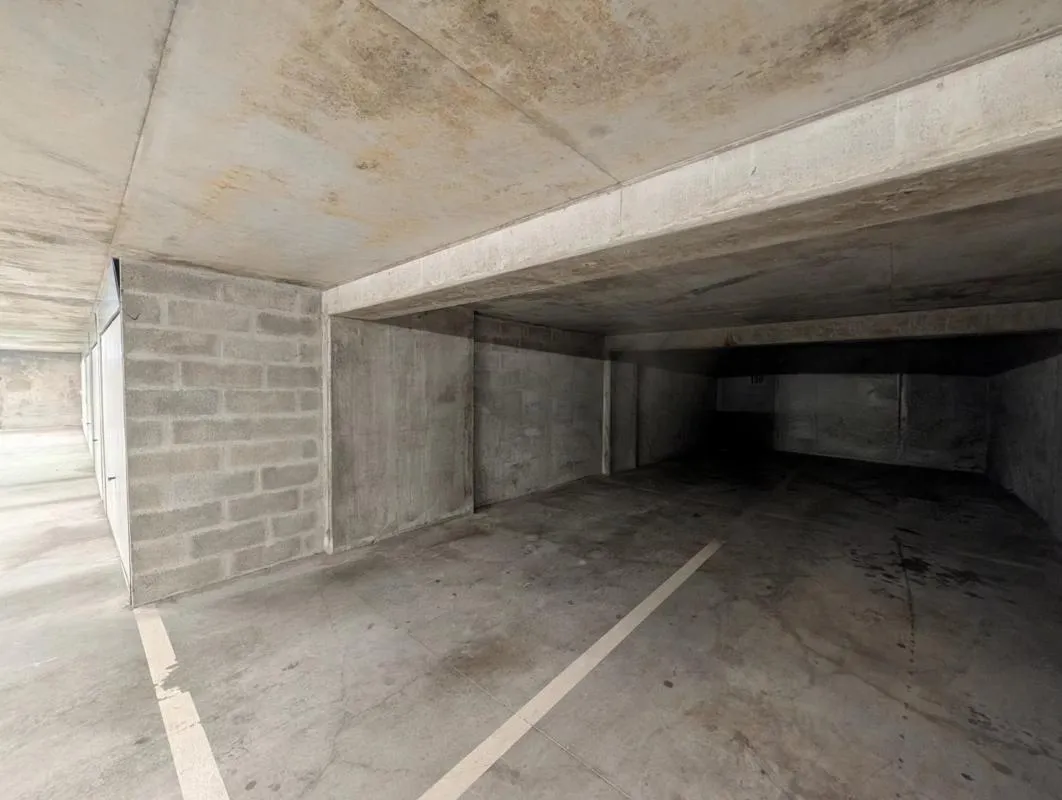 PARKING DOUBLE EN CENTRE VILLE