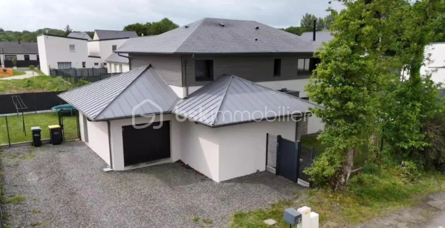 Maison contemporaine 2021 – Belles prestations, vie de plain-pied et cadre calme – 152 m²