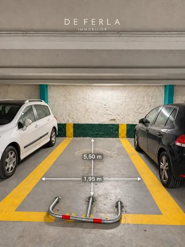 Paris XIVème - Alésia: Une place de parking accessible par rampe