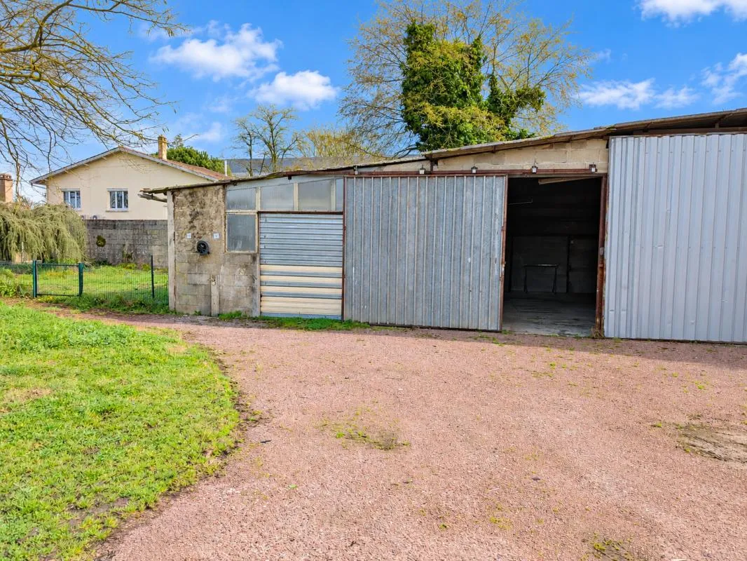 ENTREPÔT 205 M² TERRAIN 840 M² LIBOURNE 125 000 €