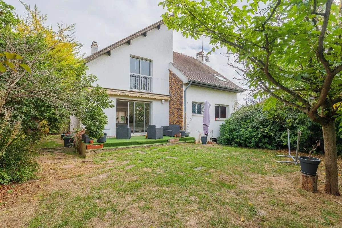 Maison 6 pièces de 161 m² à Ormesson-sur-Marne