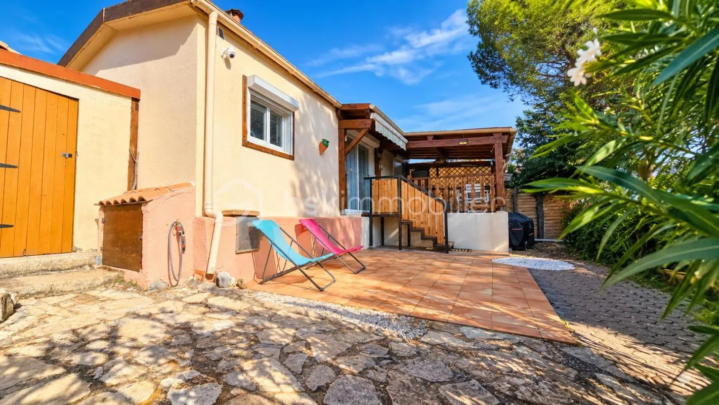 LE CASTELLET – HABITATION RÉAMÉNAGÉE, TERRASSE COUVERTE, EXTÉRIEURS ET 4 STATIONNEMENTS
