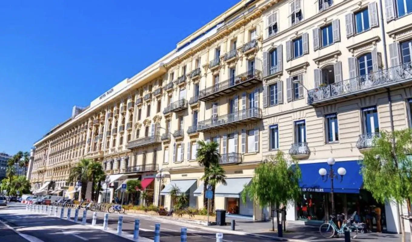 CARRE D'OR / AV DE VERDUN, 3 pièces idéal pour profession libérale