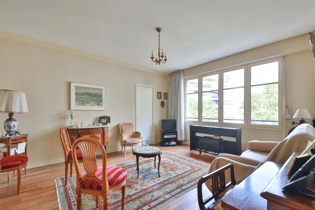 PARIS 16ᵉ – RUE MOLITOR | Un appartement à imaginer selon vos envies !
