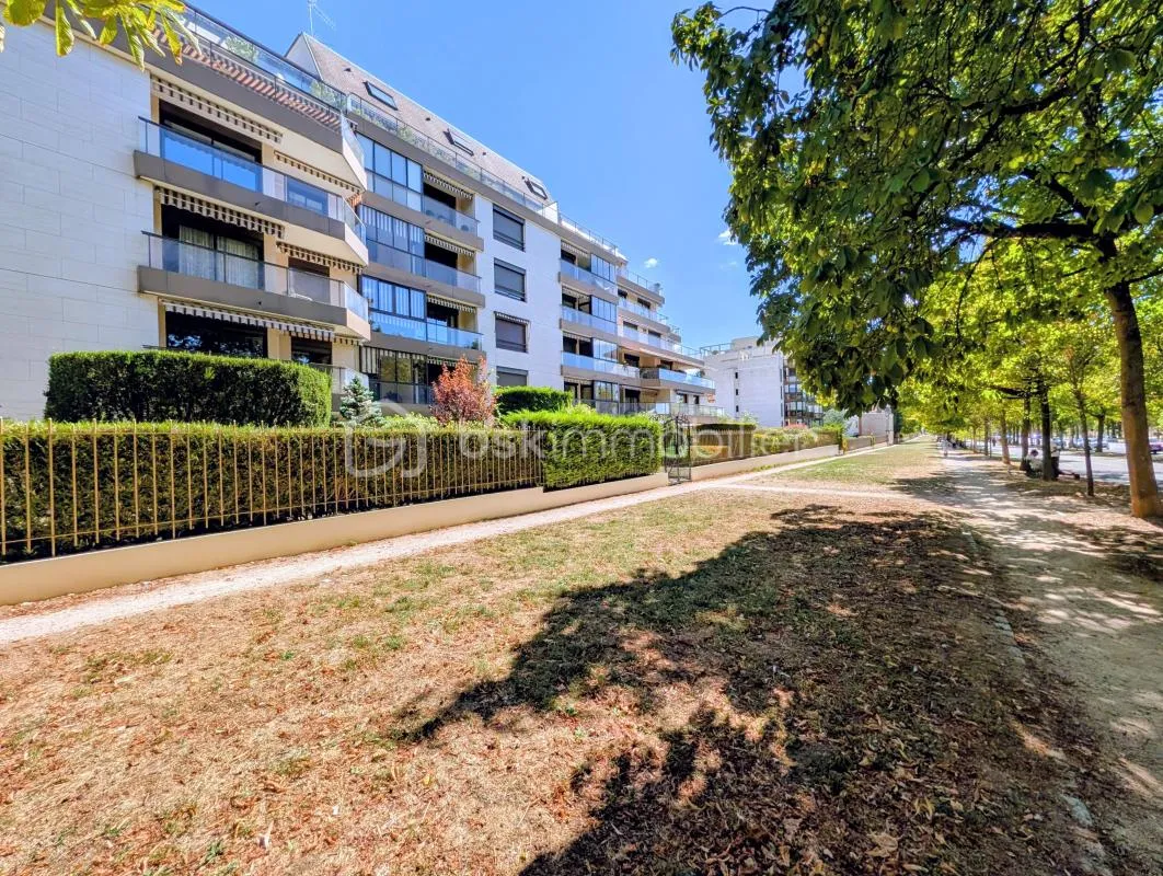 DIJON WILSON : Appartement T4 90 m² 2 chambres, balcon garage