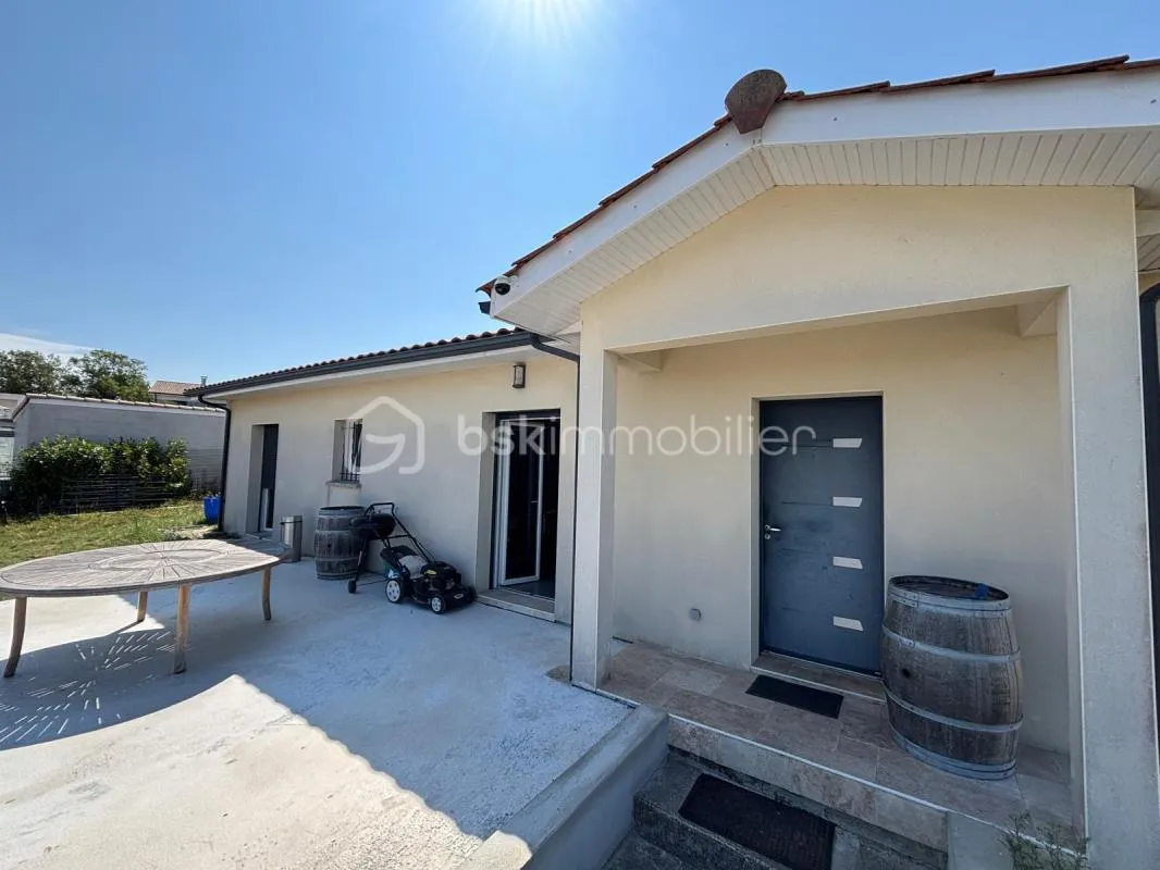 Maison T4 avec double garage indépendant – Vue Dordogne