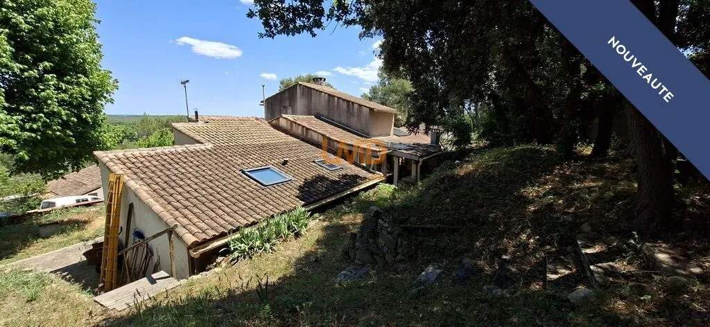 un cocon dans la garrigue