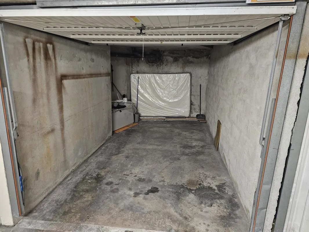 GARAGE BOX EN SOUS SOL DANS RESIDENCE SECURISEE