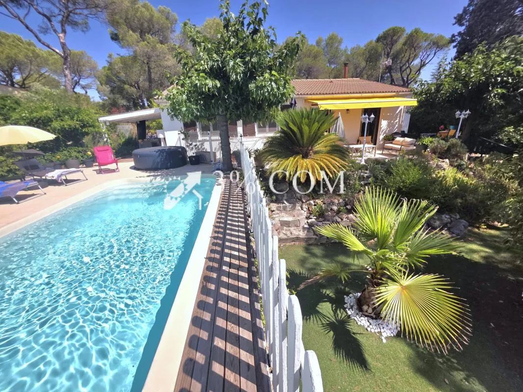 Villa rénovée avec piscine au calme