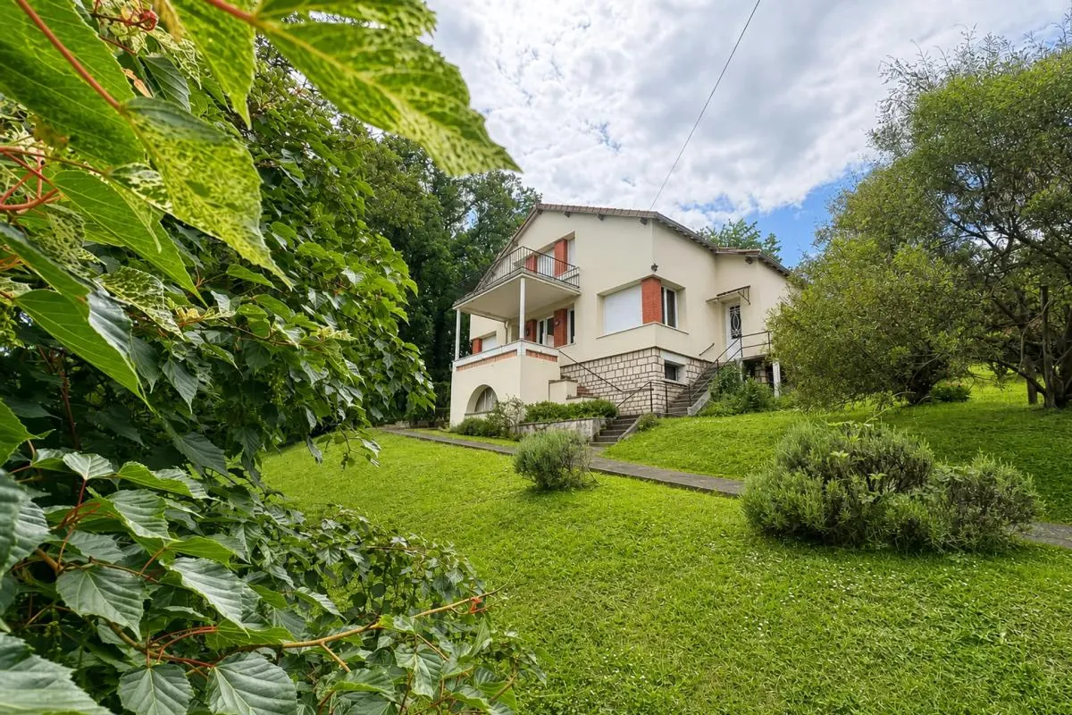 Antigny - Maison Louée Vue Sur Abbaye