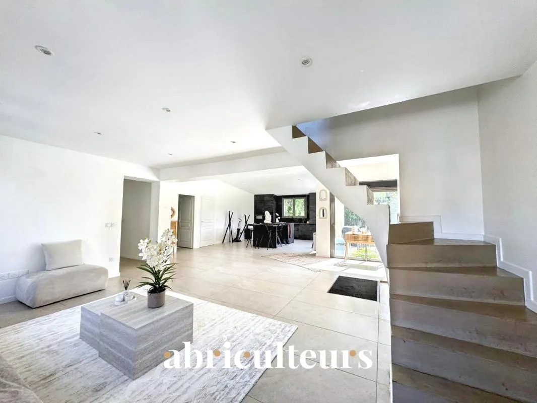 Maison familiale indépendante de 116 m² – 5 pièces – en vente à Plessis-Bouchard (95130)