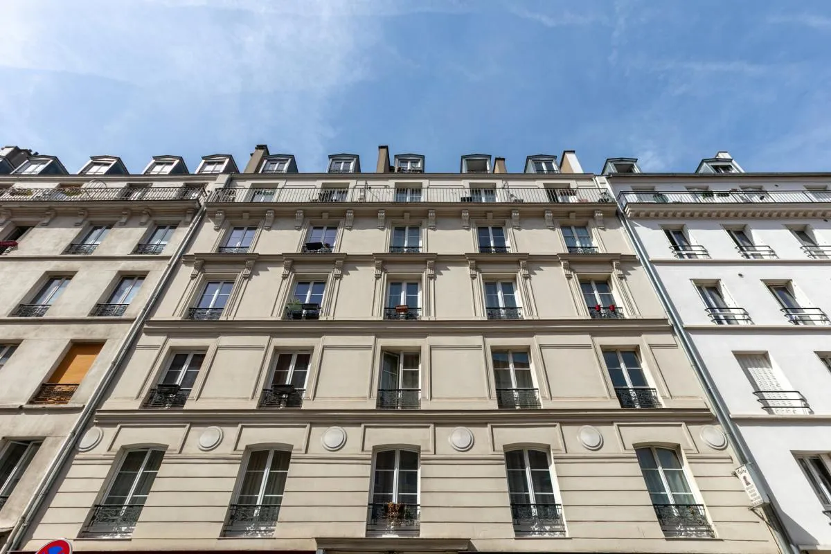 Beau 3 pièces traversant sur cour
