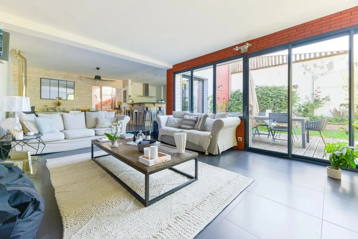 Maison 8 pièces de 254 m² à Nantes