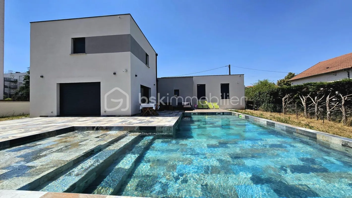 Maison contemporaine 140 m² • Piscine • Suite parentale • Studio indépendant rentable • DPE B