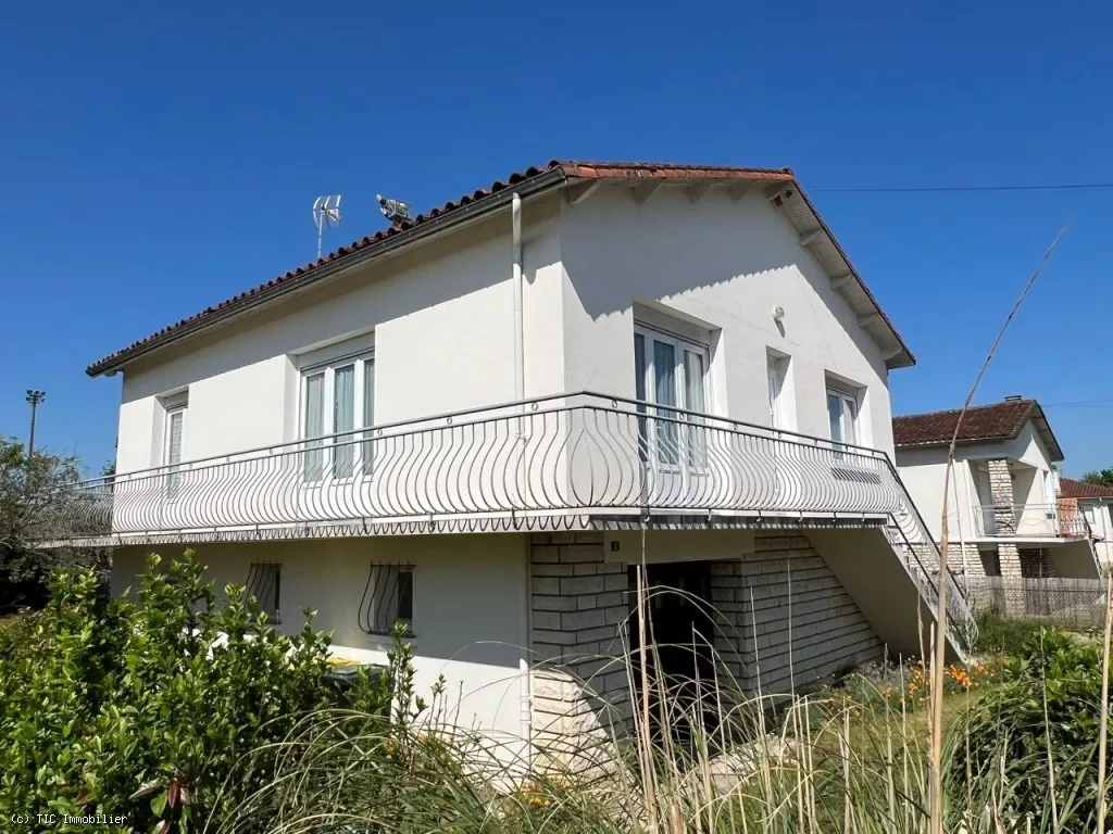Ruffec – Pavillon Lumineux Avec Jardin Clos, 4 Chambres Et Garage