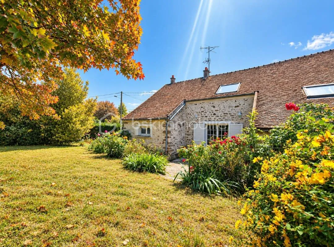 MAISON EN PIERRE_ GRAND SÉJOUR_ 3 CHAMBRES_ JARDIN !