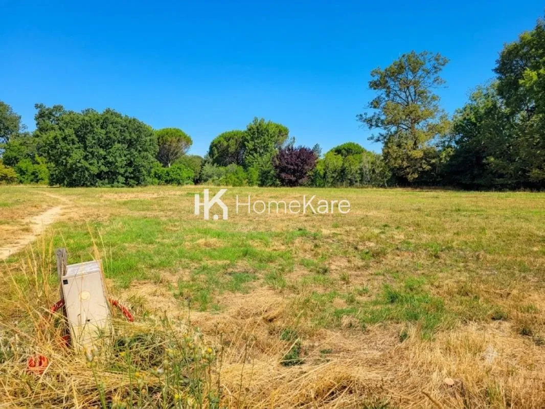 TERRAIN A BATIR 1385M² DANS UN ECRIN DE VERDURE