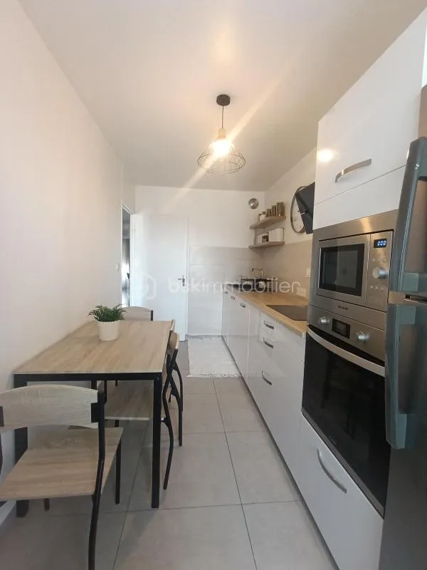 Appartement 80 m² – 3 chambres – 2 terrasses – Garage – Bagnols-sur-Cèze