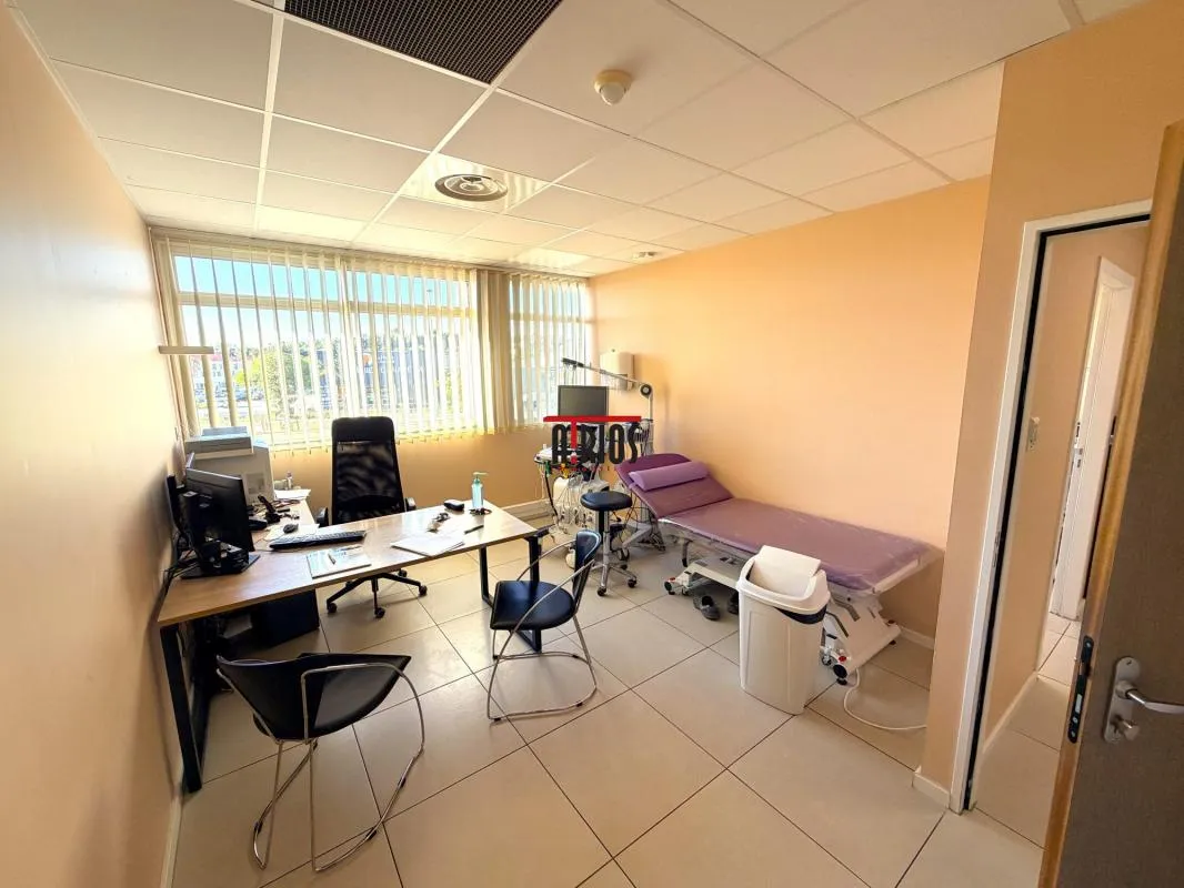 BUREAUX 62 M²