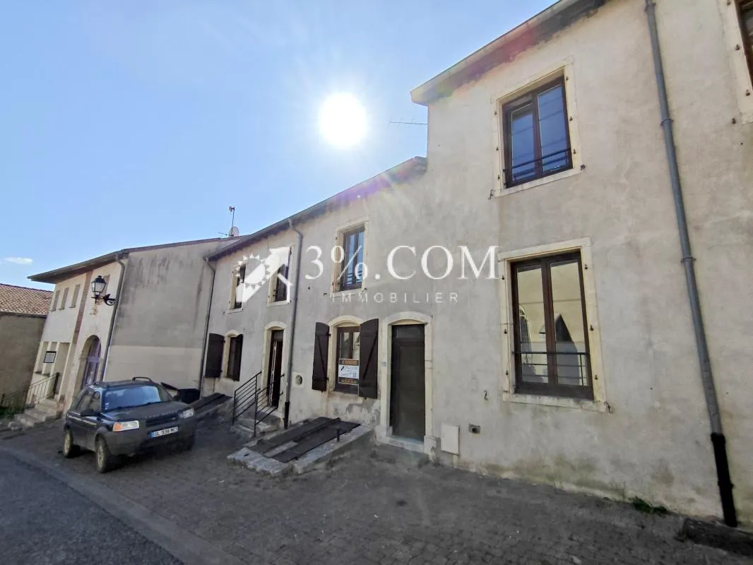 ANCIENNE ÉCOLE COMMUNALE de 152 m2 avec COUR, BEAU POTENTIEL