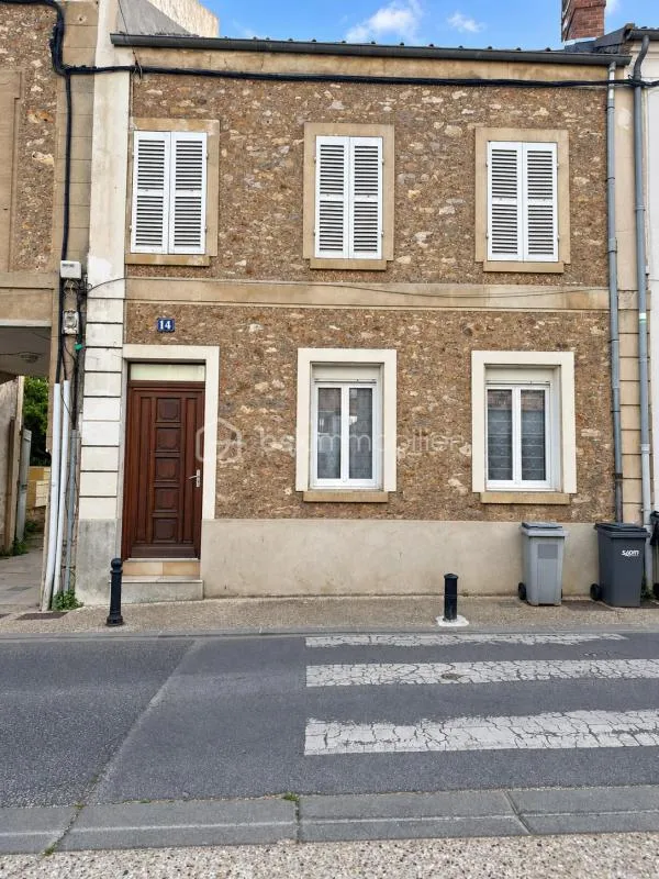 A vendre maison de ville à La Ville du Bois