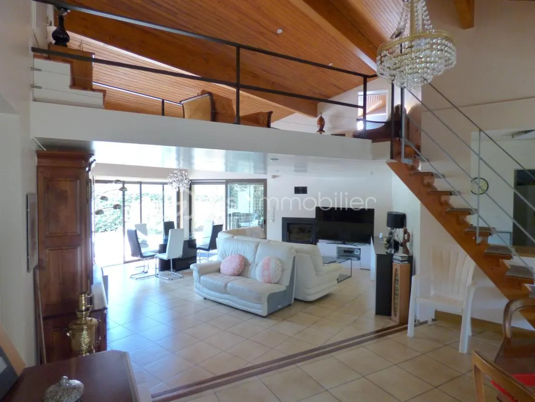 Maison F6 avec piscine