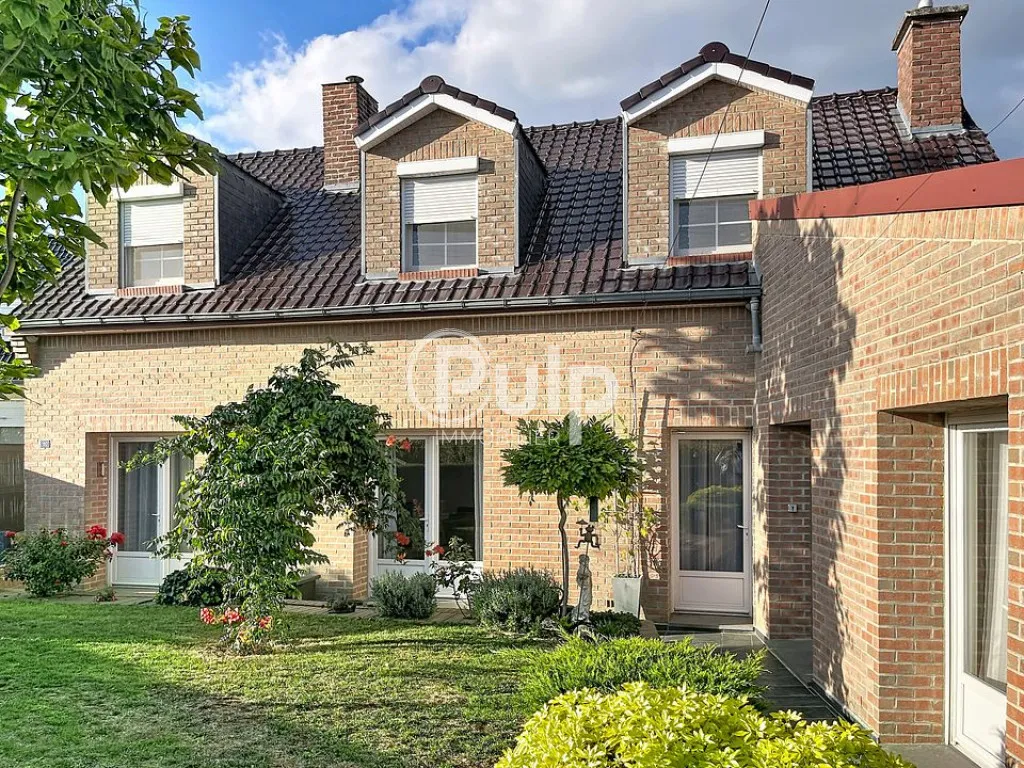 BIEN D'EXCEPTION - DOUBLE HABITATION, PARC BOISÉ ET PLAN D'EAU RARE SUR LE SECTEUR !