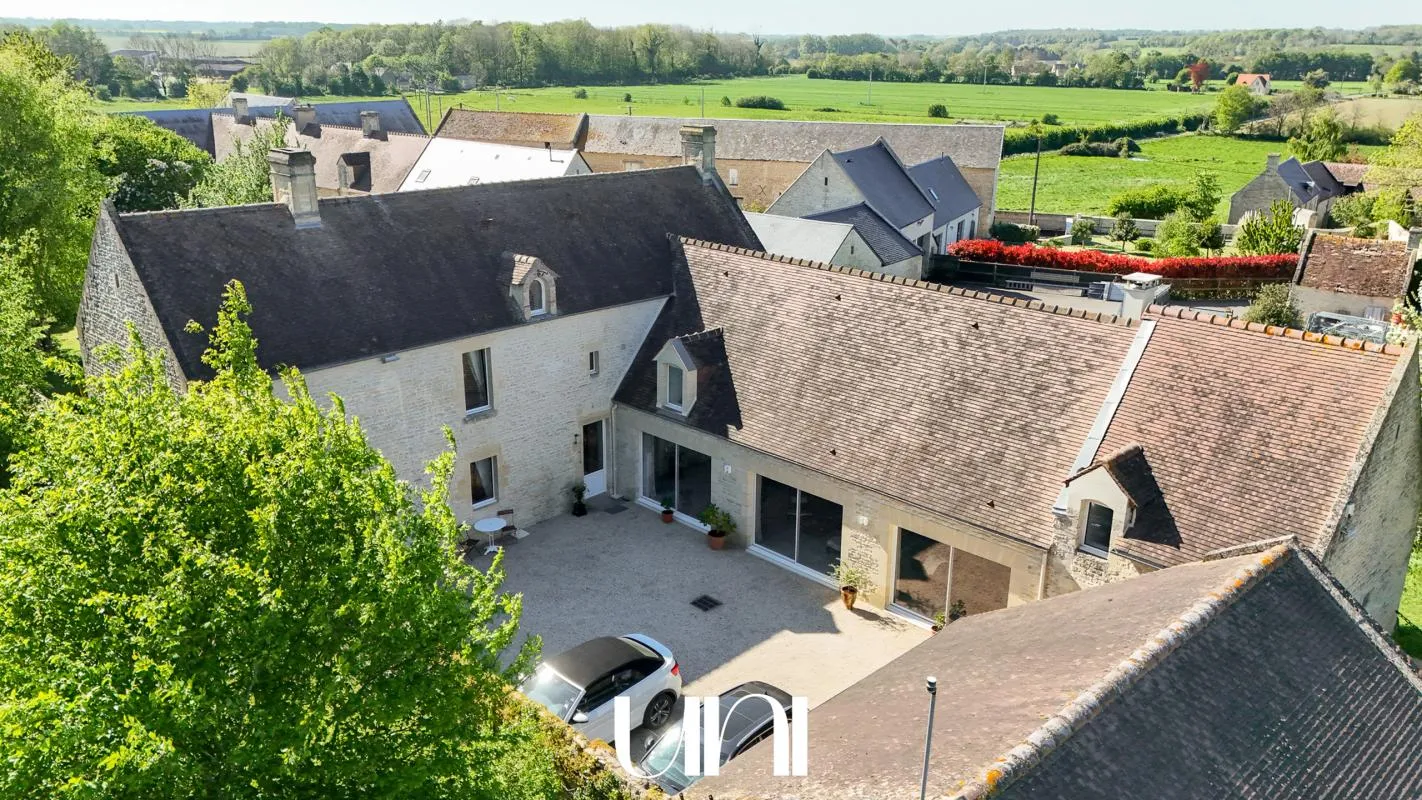 Maison 7 pièces de 280 m2 avec dépendance - CREULLY
