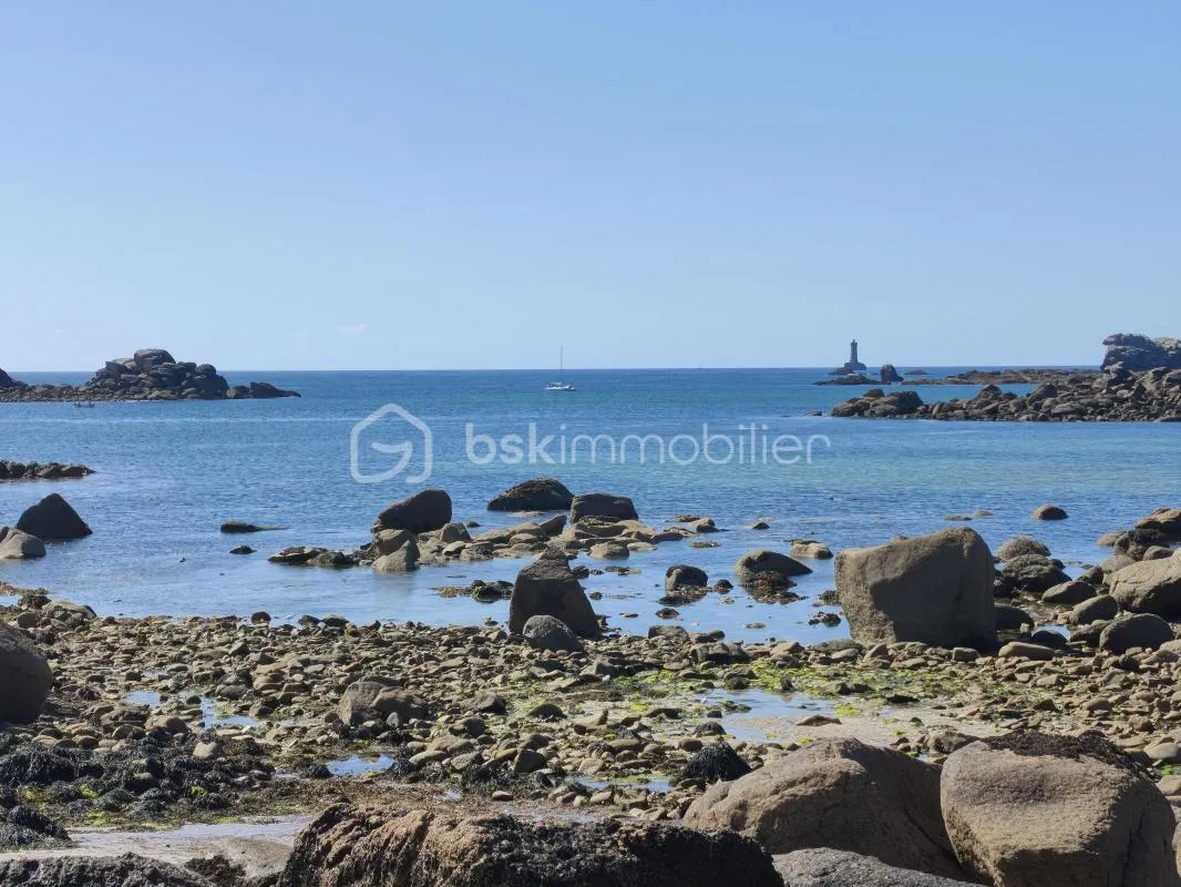 Charmante petite maison à rénover à moins de 500 mètres des plages