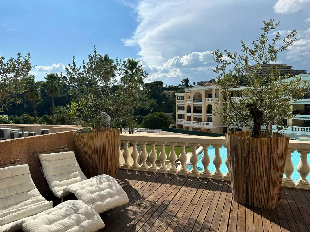 LE CANNET – DOMAINE D’AHMOSIS :Appt 4 p., 3 ch avec terrasse