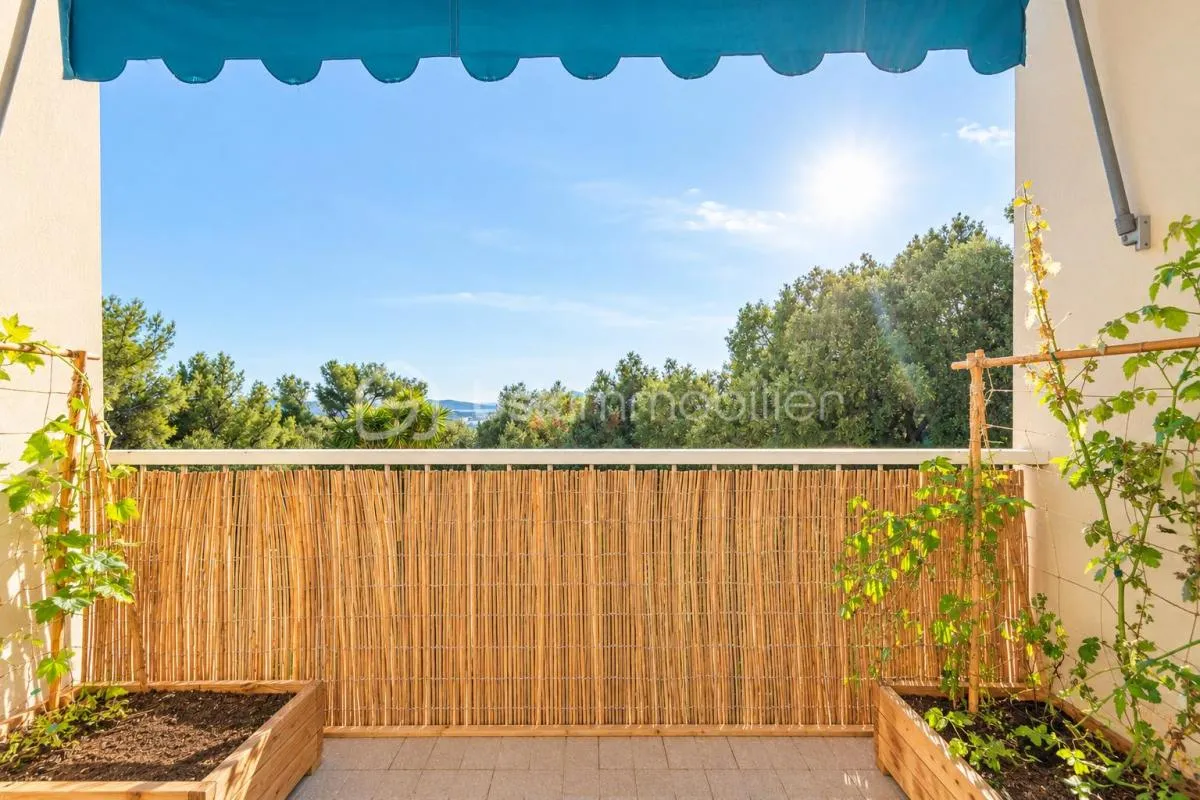 *** SECTEUR ORTOLAN *** FARON PLAISANCE *** VUE DÉGAGÉE AVEC APERÇU MER *** CAVE ET PLACE DE PARKING PRIVATIVE ***