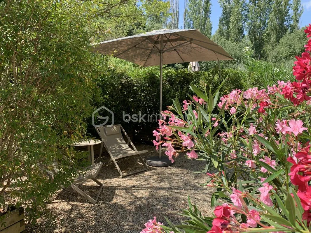Somptueux Mas Provençal en Campagne de Gordes – Piscine, Dépendances et 5000 m² de Terrain