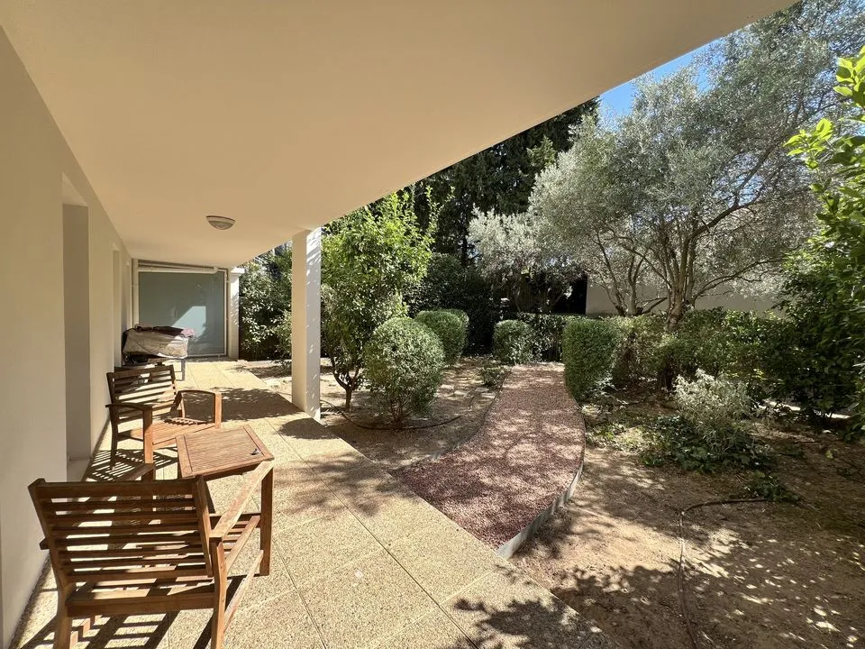 Appartement T3 65.88m² en rez de jardin avec stationnement