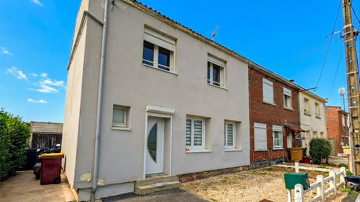 Maison semi individuelle, 3 chambres et jardin
